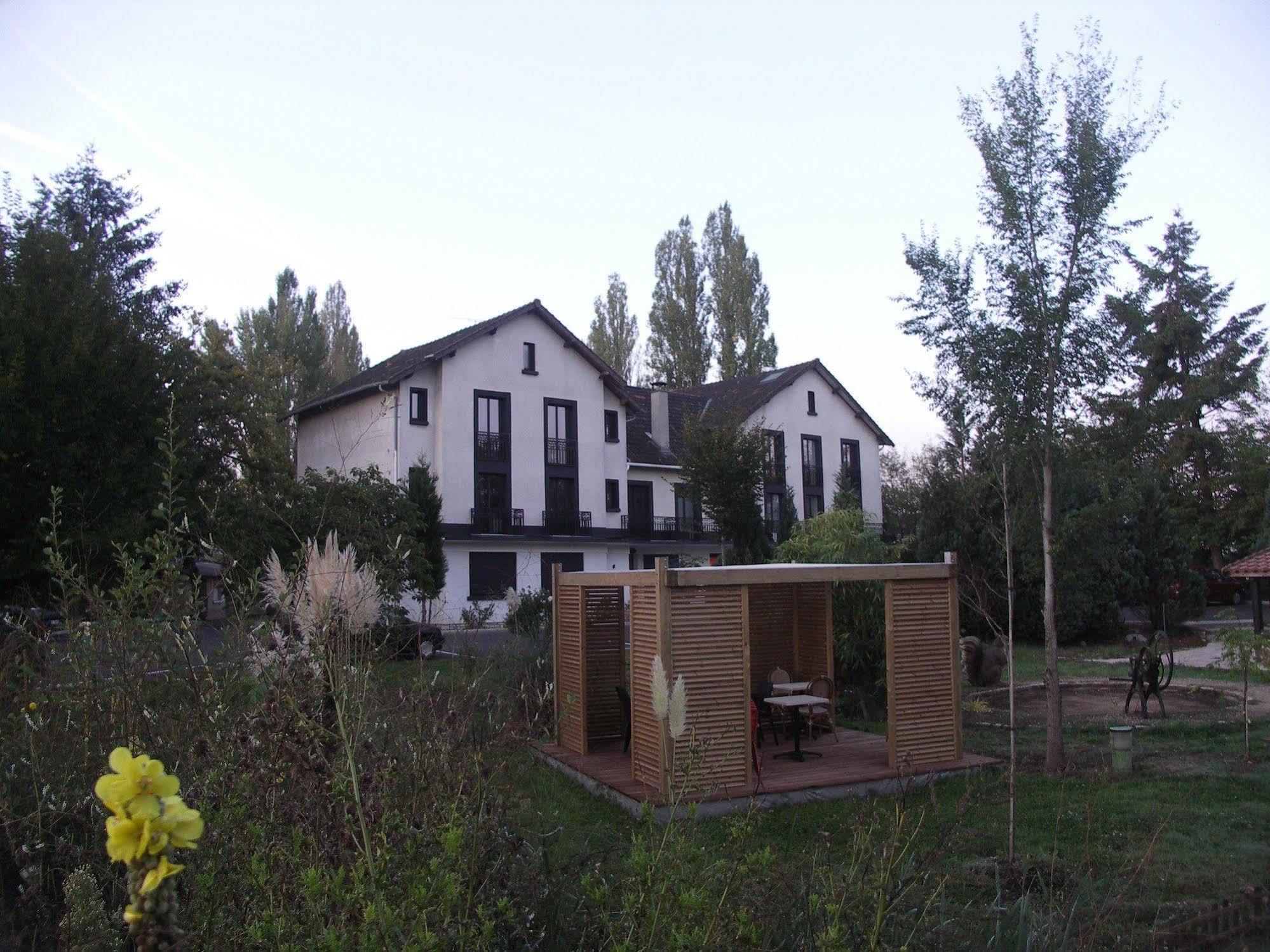 Logis - Hotel Restaurant La Mire Vierzon Luaran gambar