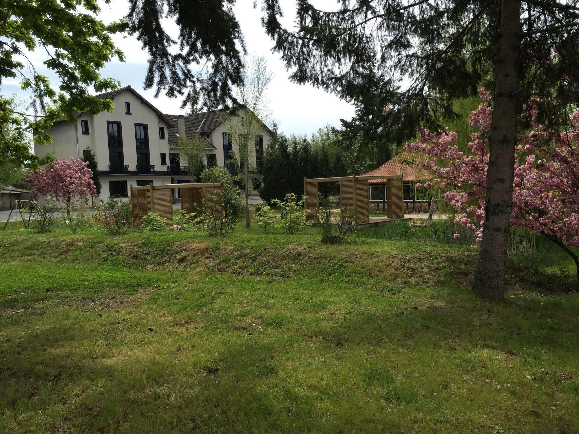 Logis - Hotel Restaurant La Mire Vierzon Luaran gambar